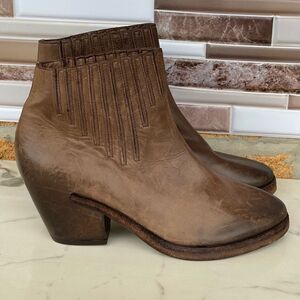 Del Carlo leather ankle boots 38.1/2